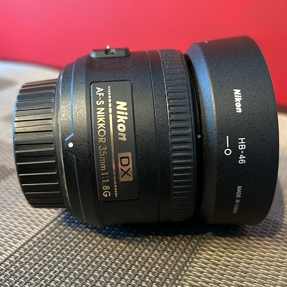 Nikon DX AF-S NIKKOR 35mm 1:1.8G lens, F Mount, excellent condition